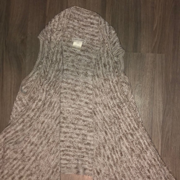 Sleeveless Cardigan - Picture 3 of 3